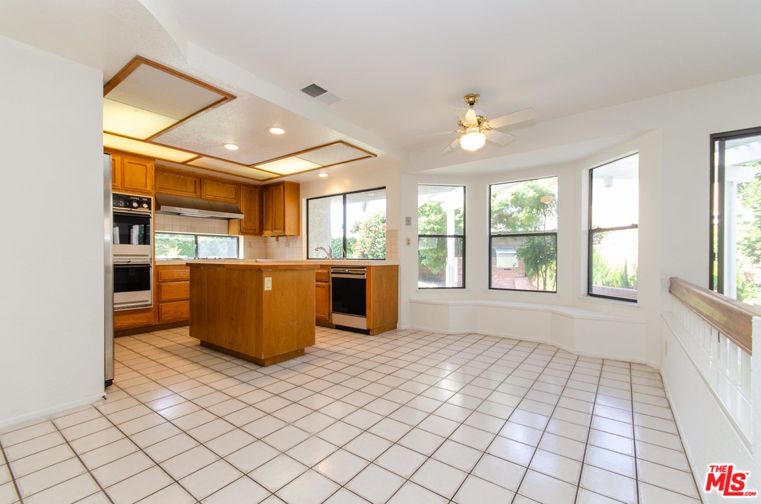 1 Rincon Irvine, CA 92620 - Photo 19 of 54