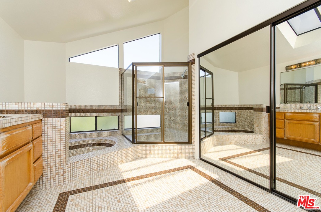 1 Rincon Irvine, CA 92620 - Photo 3 of 54
