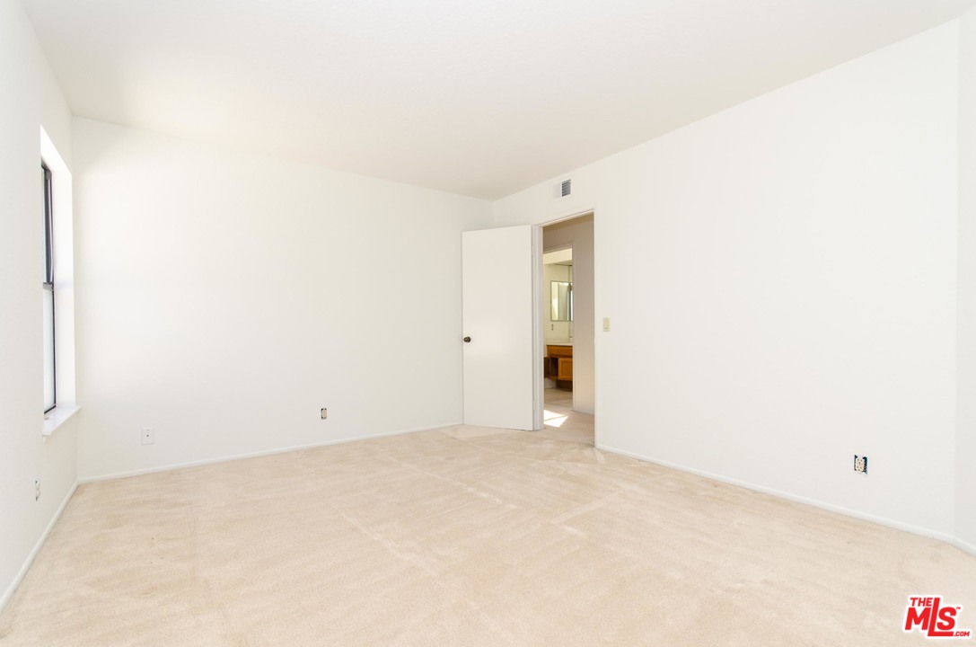 1 Rincon Irvine, CA 92620 - Photo 42 of 54