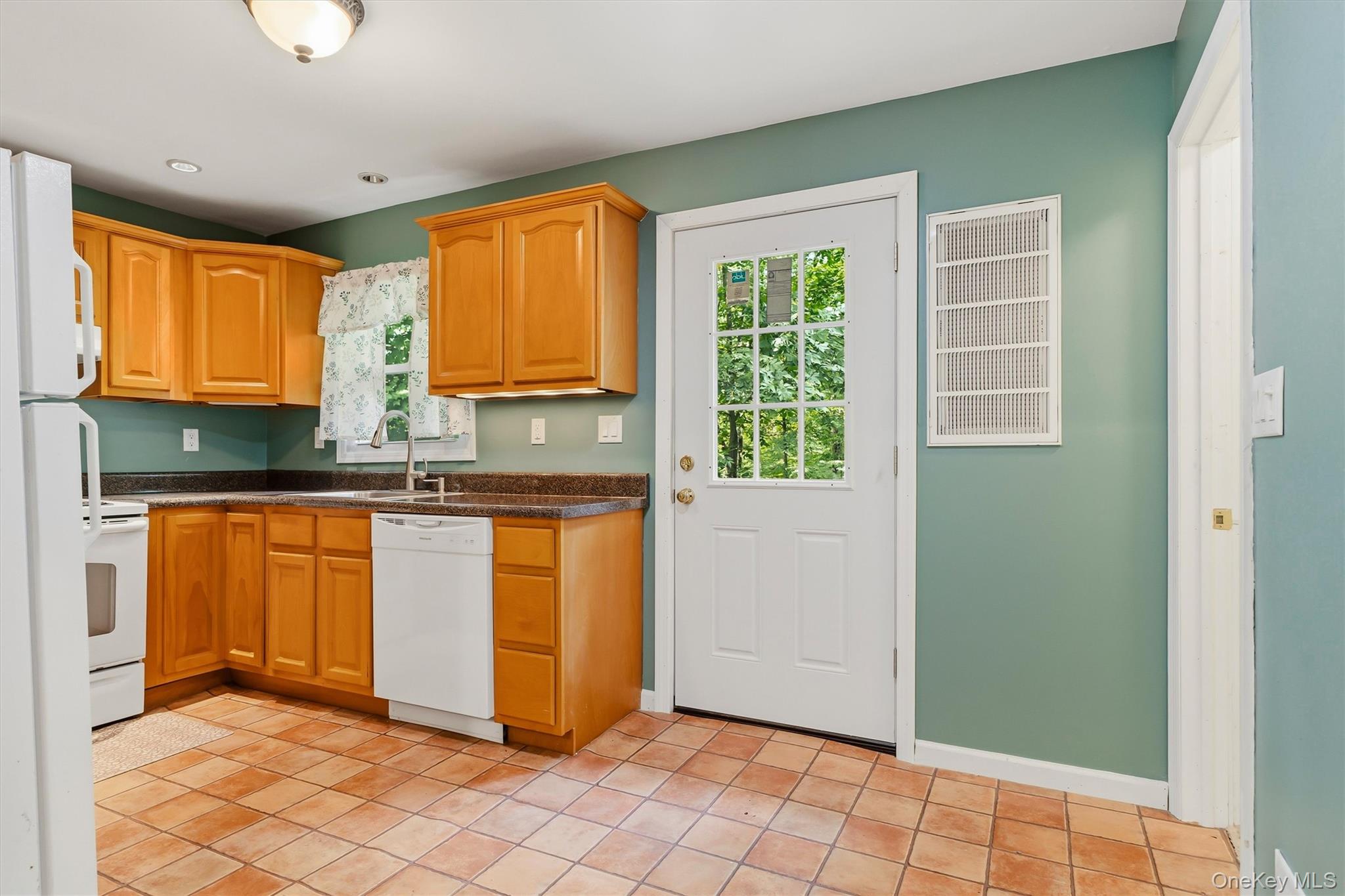 44 Cooper Road Monroe, NY 10950 - Photo 5 of 18