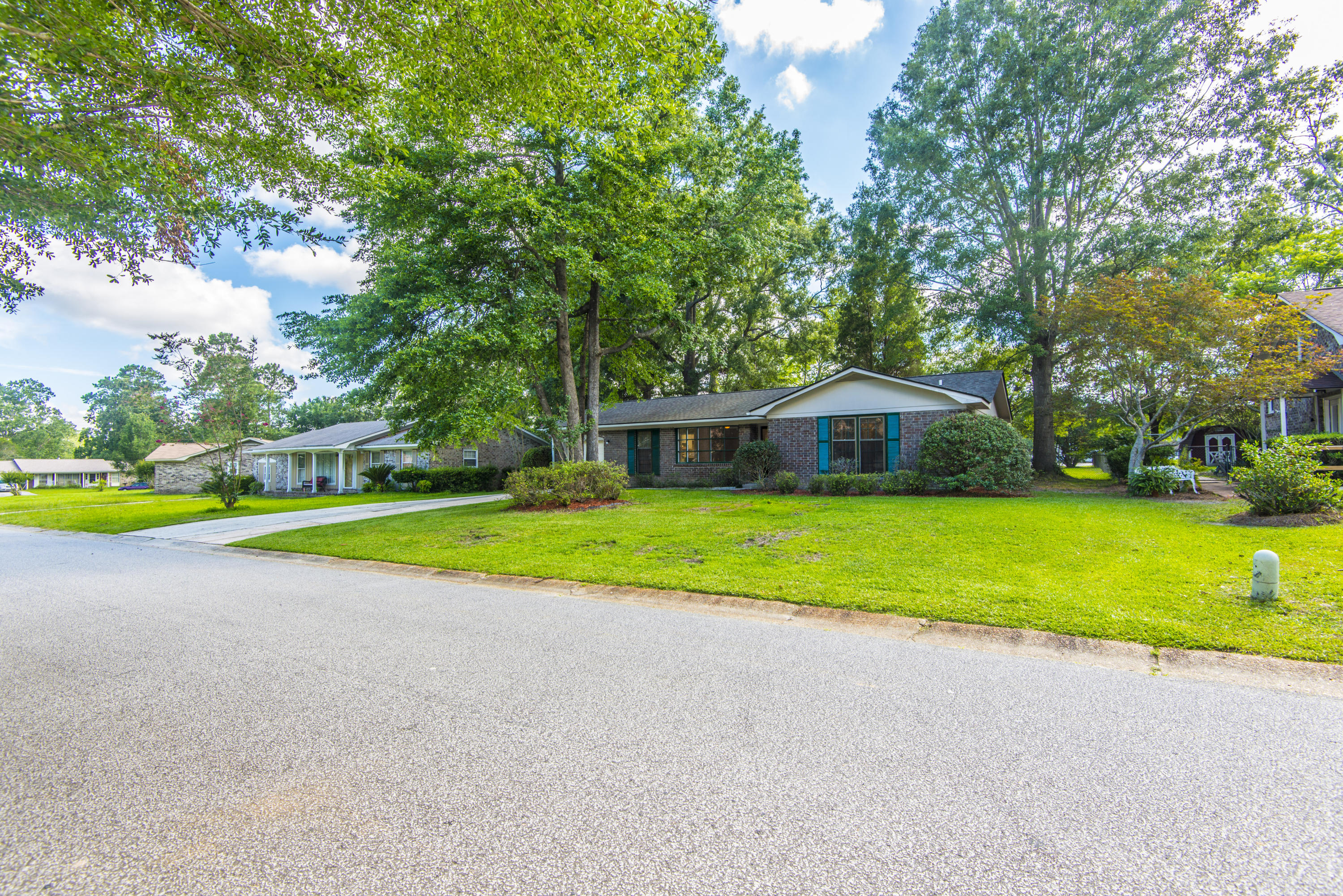 152 Foxborough Road Goose Creek, SC 29445 - Photo 3 of 56 _DSC2859