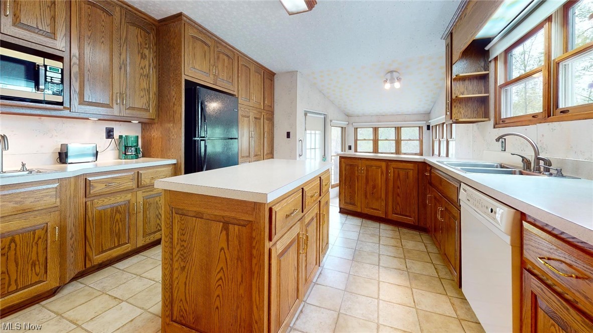 405 Twin Bridge Road Little Hocking, OH 45742 - Photo 8 of 34 kitchen