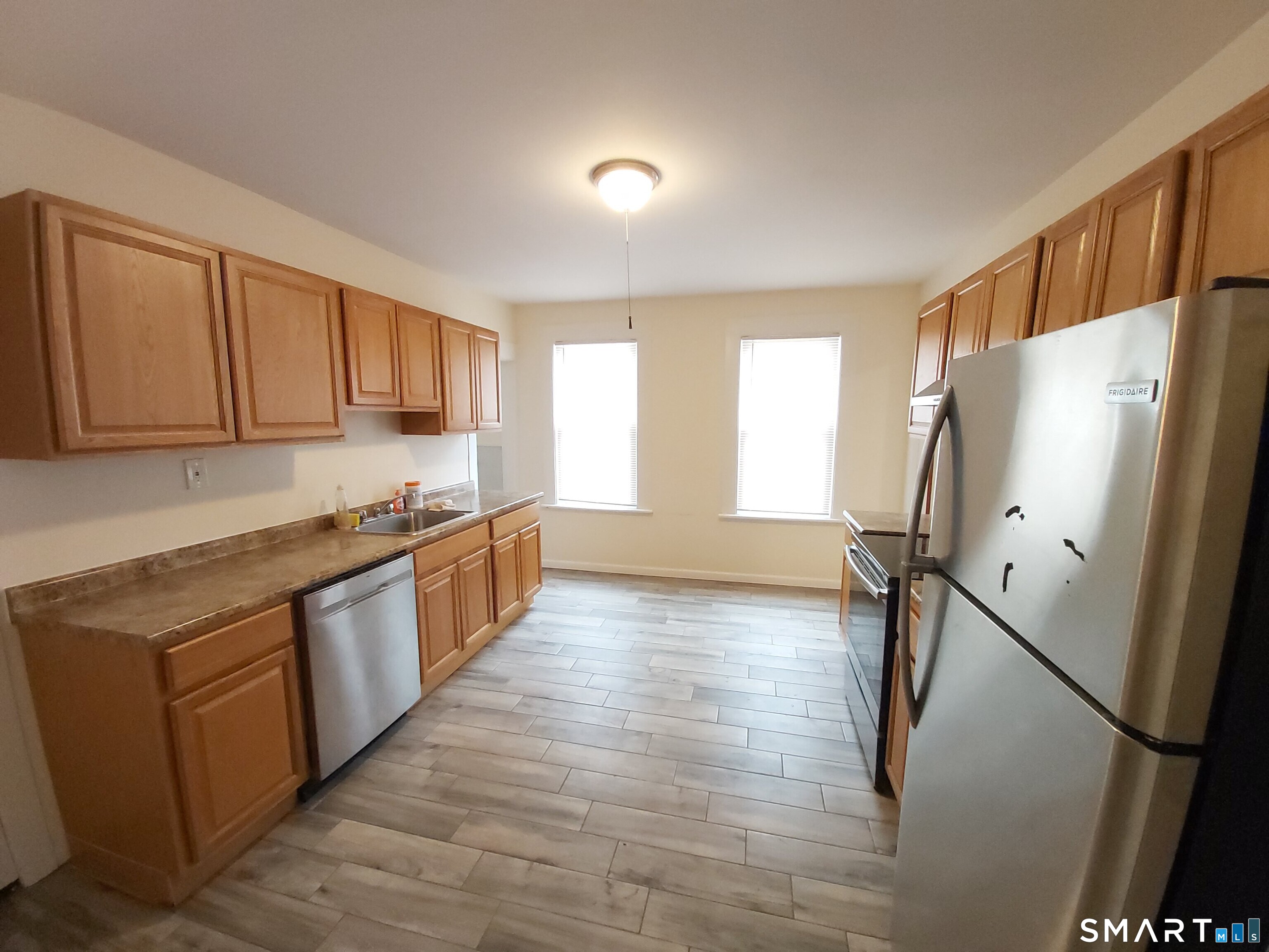 205 Hawkins Street Derby, CT 06418 - Photo 8 of 15