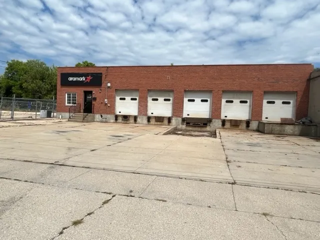 a house view with a outdoor space