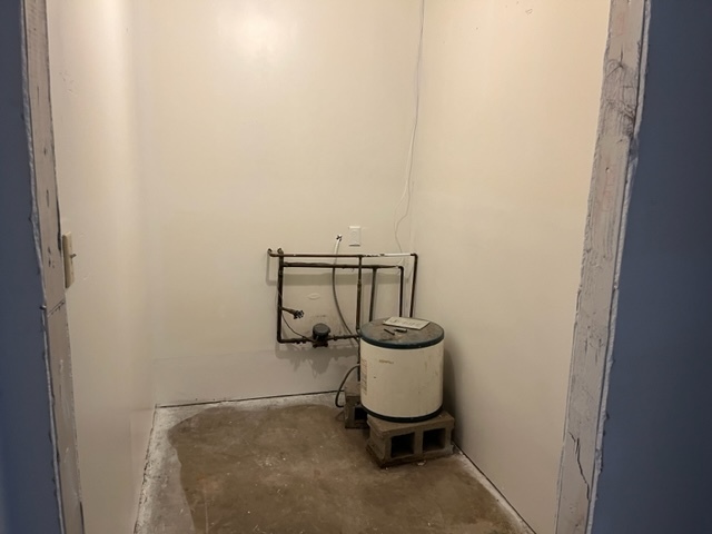 603 2nd Avenue Rochelle, IL 61068 - Photo 8 of 15 a view of a room with a table and chair