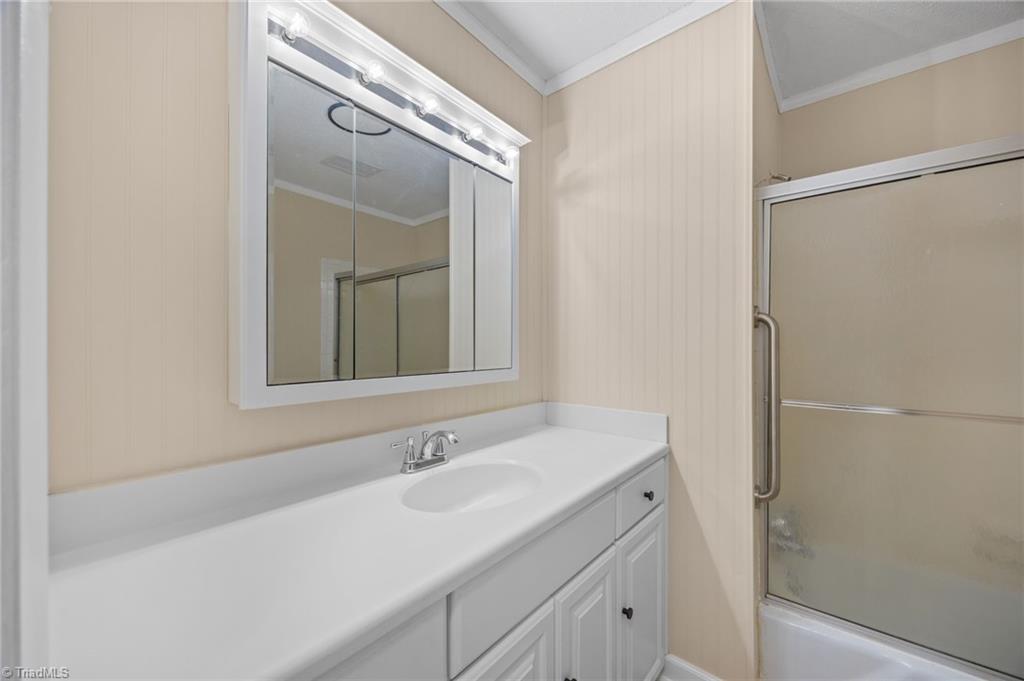 1702 Rankin Mill Road Greensboro, NC 27405 - Photo 11 of 47 Hall Bathroom