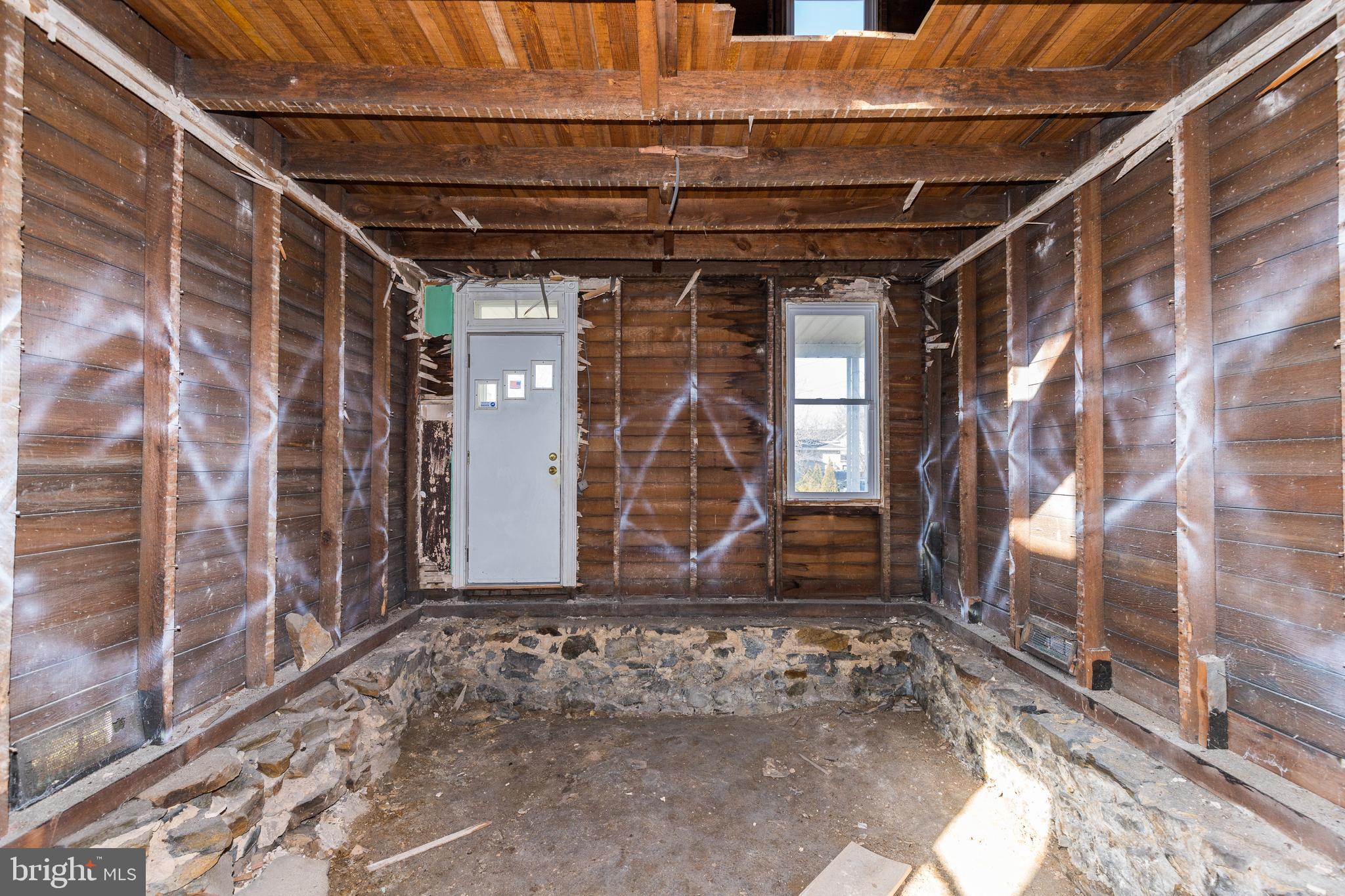 3641 Hineline Road Baltimore, MD 21229 - Photo 7 of 36 Gallery Image 7