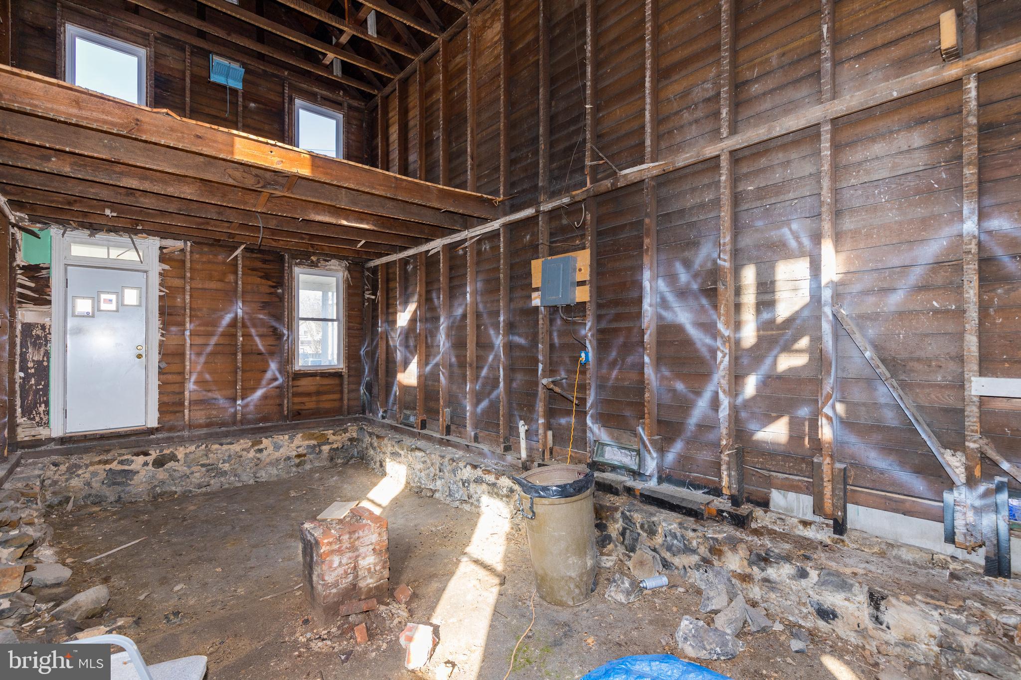 3641 Hineline Road Baltimore, MD 21229 - Photo 8 of 36 Gallery Image 8