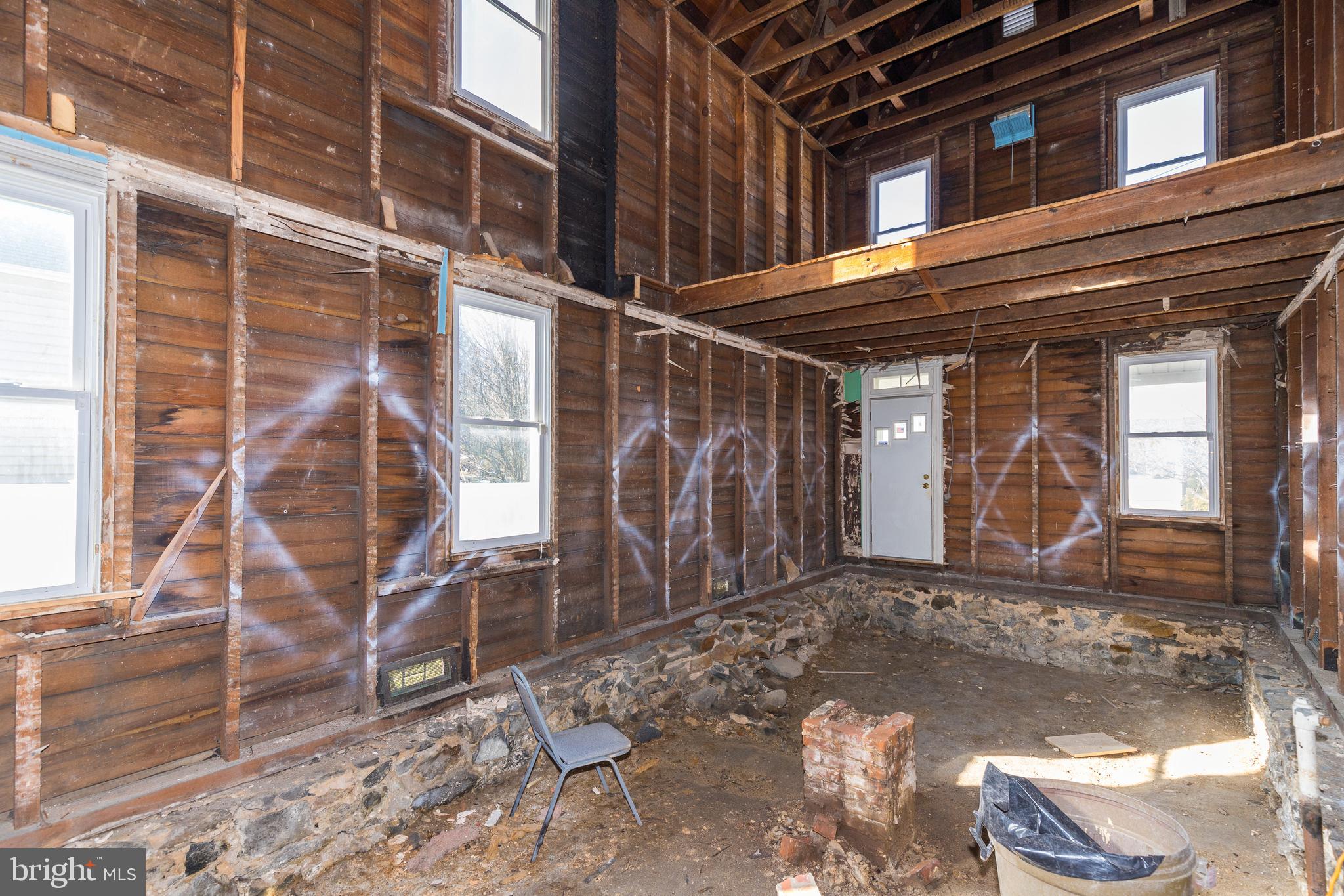 3641 Hineline Road Baltimore, MD 21229 - Photo 9 of 36 Gallery Image 9