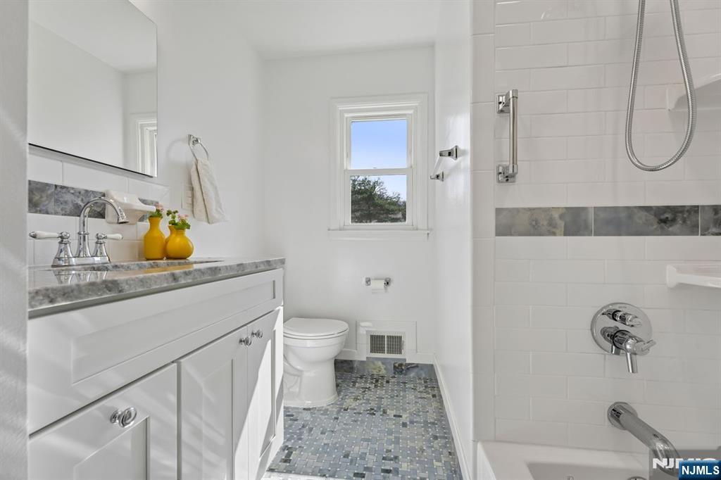 71 Ridge Road Cedar Grove, NJ 07009 - Photo 18 of 27