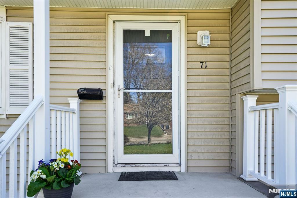 71 Ridge Road Cedar Grove, NJ 07009 - Photo 2 of 27