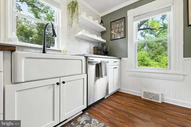 $585,000 | 505 Mechanic Street, Luray, VA 22835