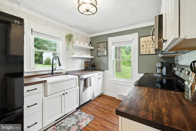 $585,000 | 505 Mechanic Street, Luray, VA 22835