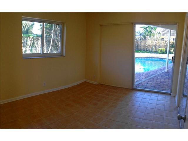 298 Southwest 9th Avenue Boca Raton, FL 33486 - Photo 9 of 10