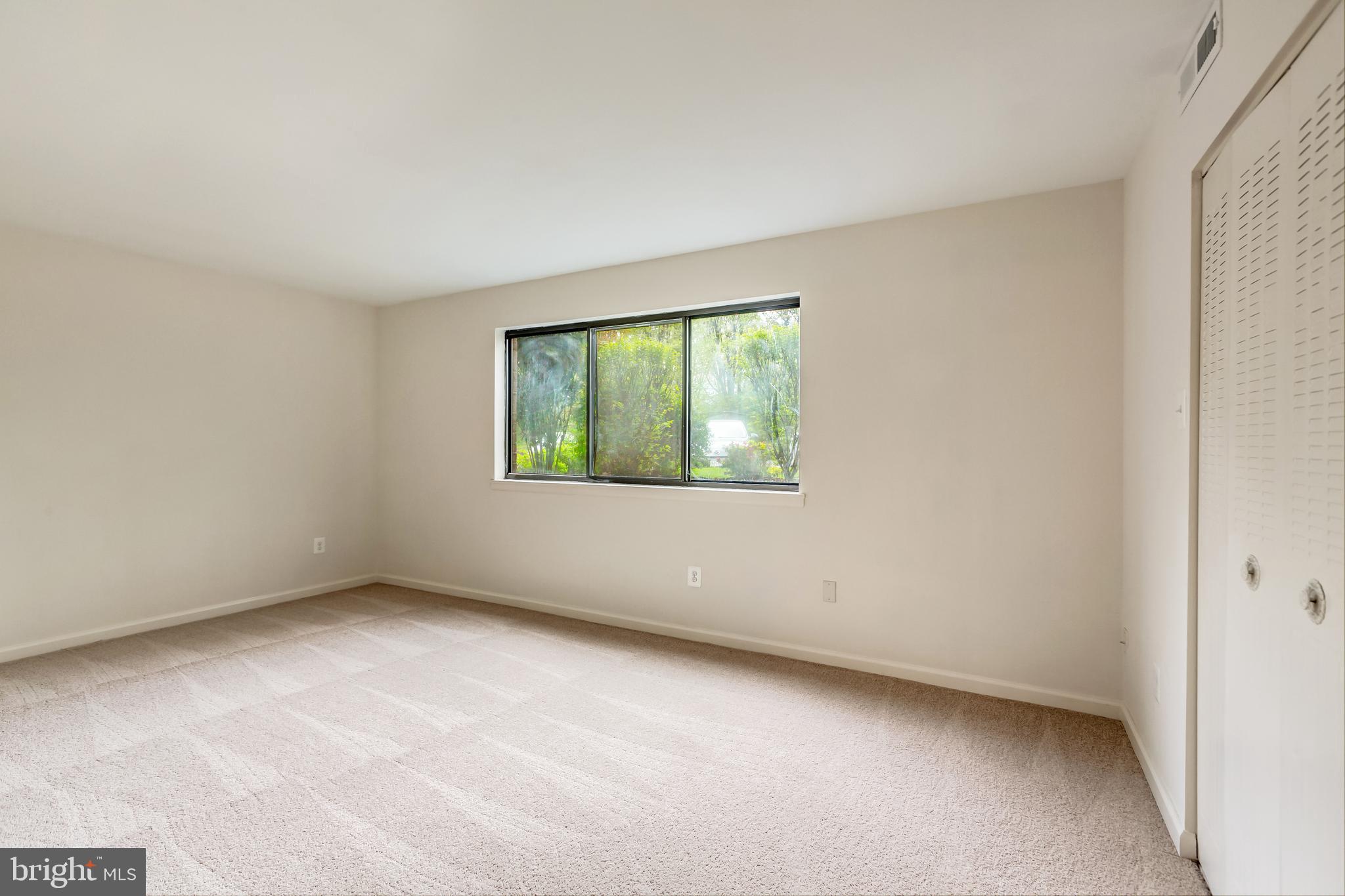 2012 Colts Neck Road, Unit 1A Reston, VA 20191 - Photo 16 of 23 Large bedroom