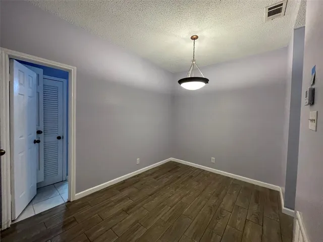 $1,095 | 2105 Count Fleet Drive, Unit 212, Arlington, TX 76011