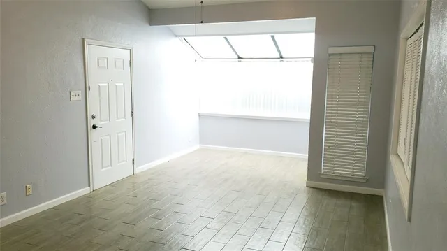 $1,095 | 2105 Count Fleet Drive, Unit 212, Arlington, TX 76011