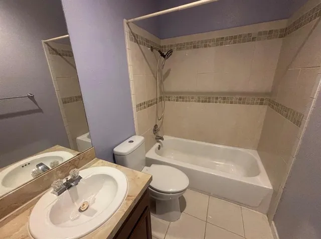 $1,095 | 2105 Count Fleet Drive, Unit 212, Arlington, TX 76011