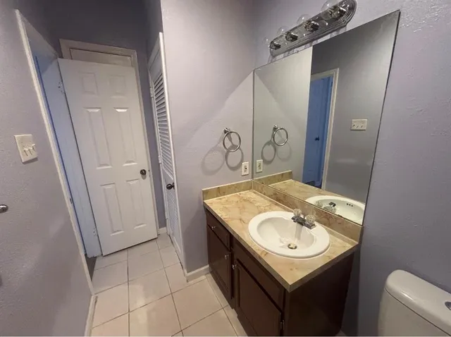 $1,095 | 2105 Count Fleet Drive, Unit 212, Arlington, TX 76011