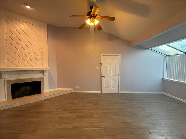 $1,095 | 2105 Count Fleet Drive, Unit 212, Arlington, TX 76011