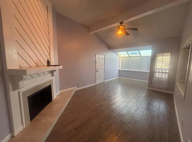 $1,095 | 2105 Count Fleet Drive, Unit 212, Arlington, TX 76011