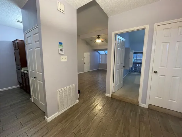 $1,095 | 2105 Count Fleet Drive, Unit 212, Arlington, TX 76011