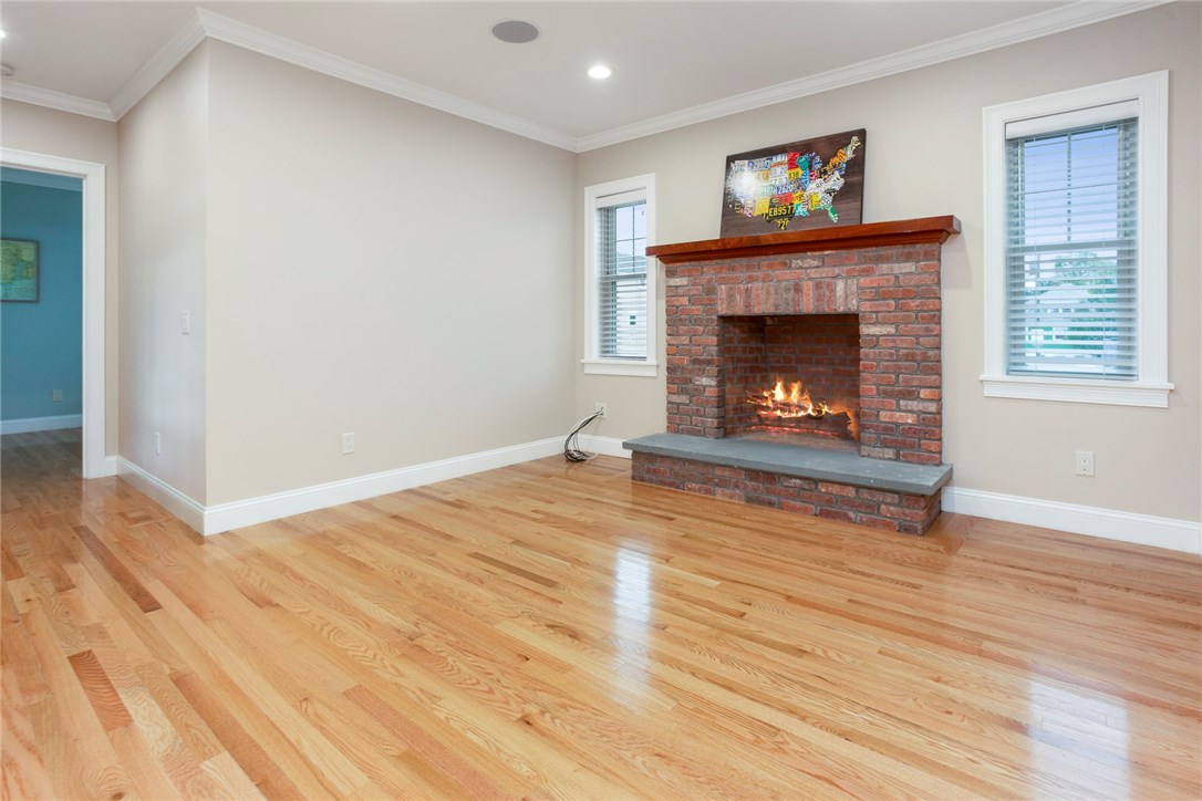 32 Rodman Street Narragansett, RI 02882 - Photo 19 of 47