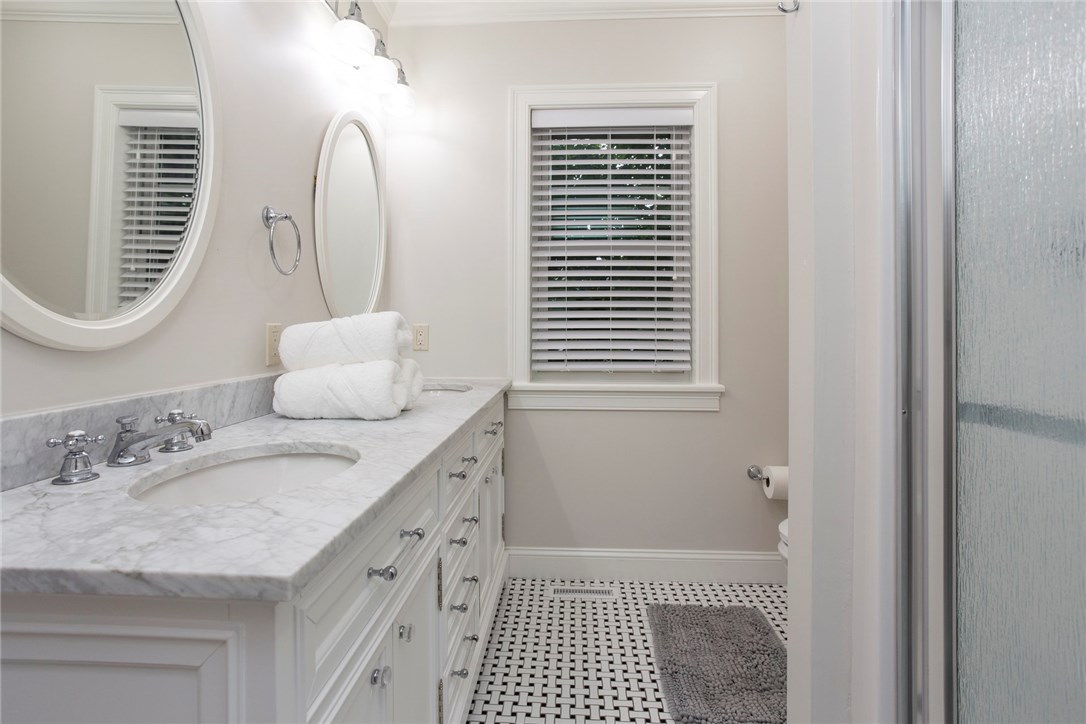 32 Rodman Street Narragansett, RI 02882 - Photo 23 of 47