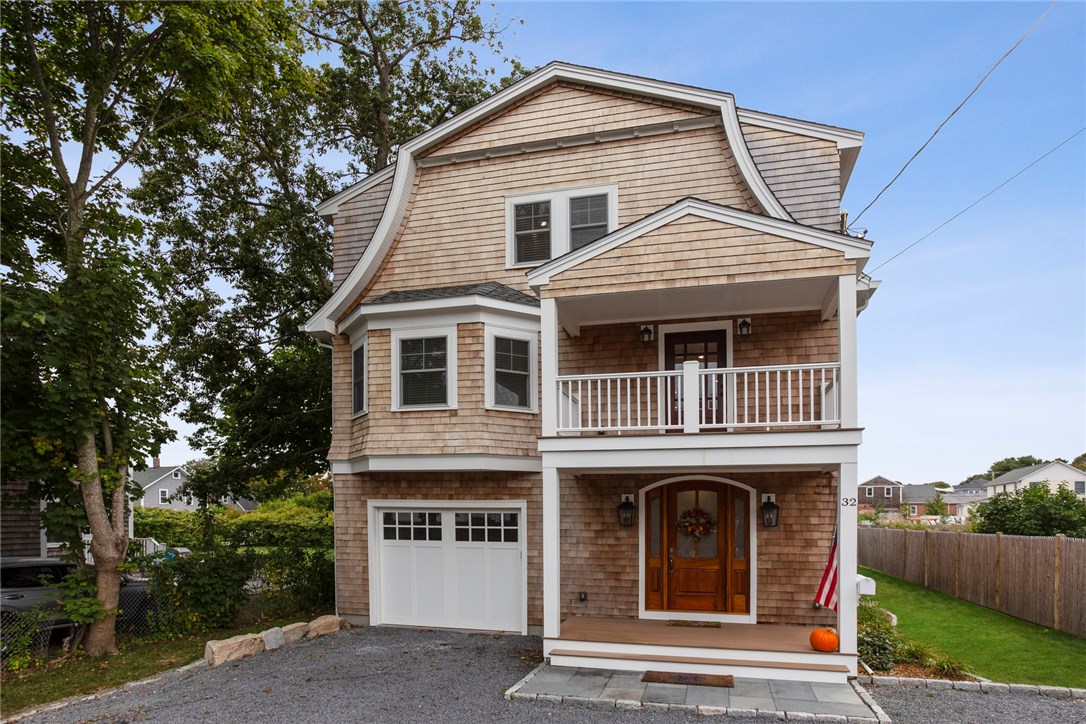 32 Rodman Street Narragansett, RI 02882 - Photo 3 of 47