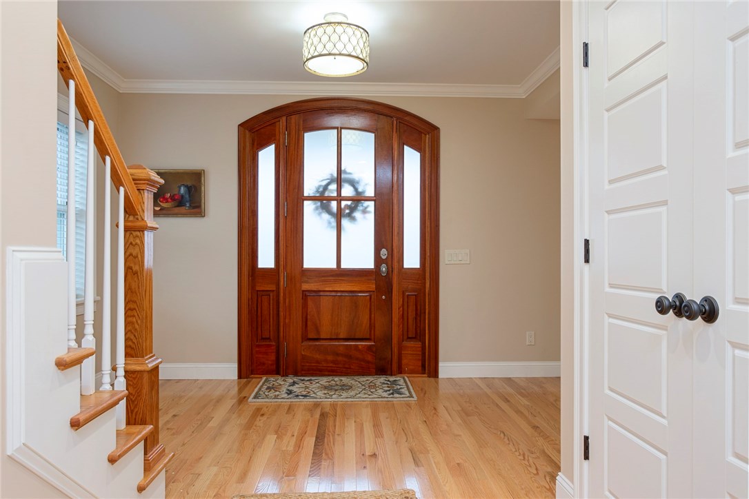 32 Rodman Street Narragansett, RI 02882 - Photo 4 of 47