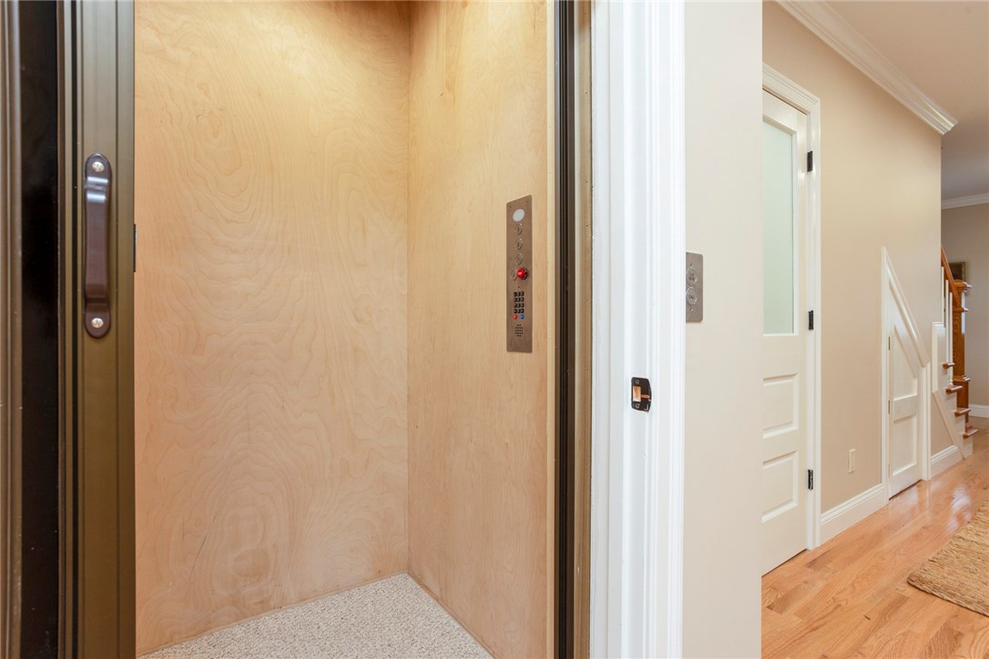 32 Rodman Street Narragansett, RI 02882 - Photo 6 of 47