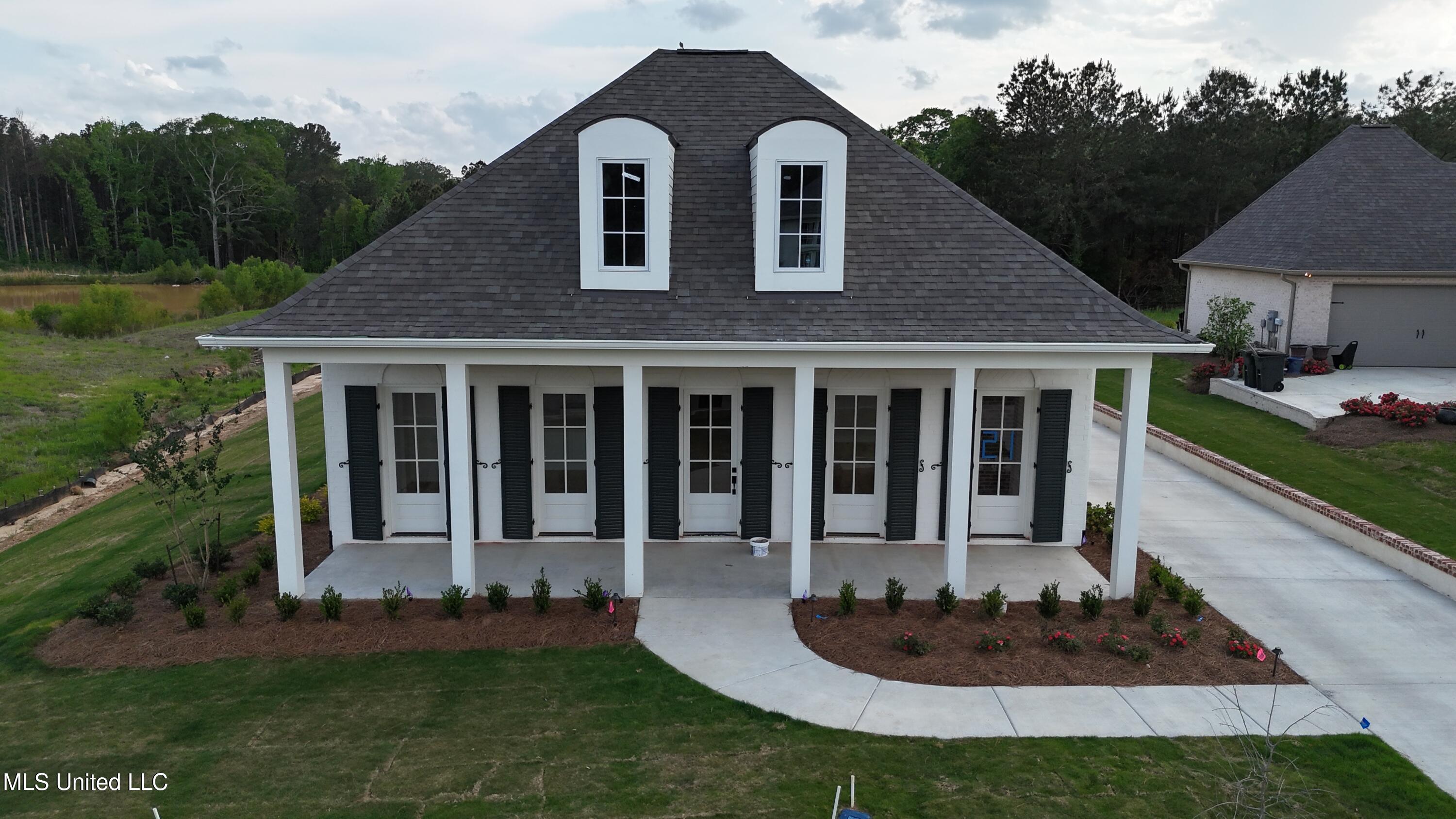 612 Big Vly Loop Flowood, MS 39232 - Photo 1 of 8 Front