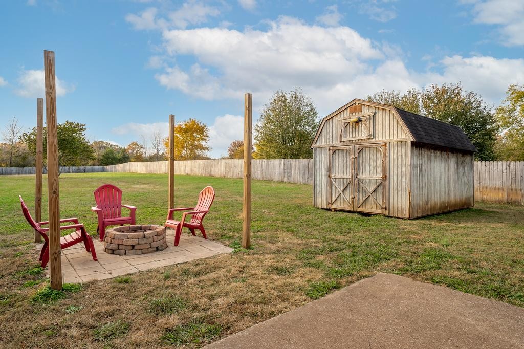 636 Crescent Road Murfreesboro, TN 37128 - Photo 20 of 22 a view of a garden with sitting area