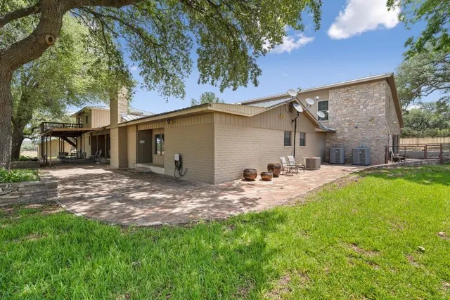 $1,590,000 | 820 Mason Street, Brady, TX 76825