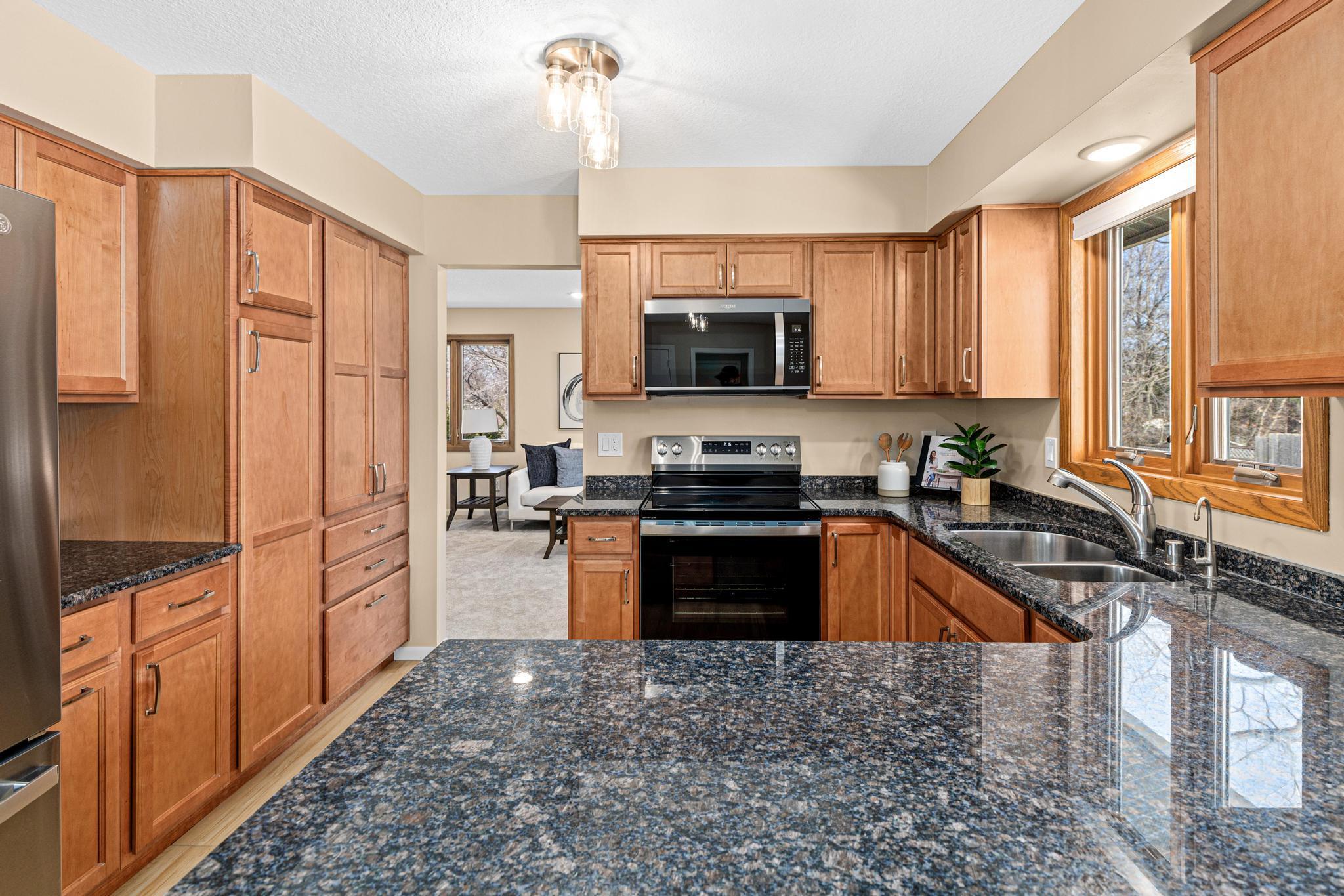 201 Lilac Lane Shoreview, MN 55126 - Photo 11 of 39