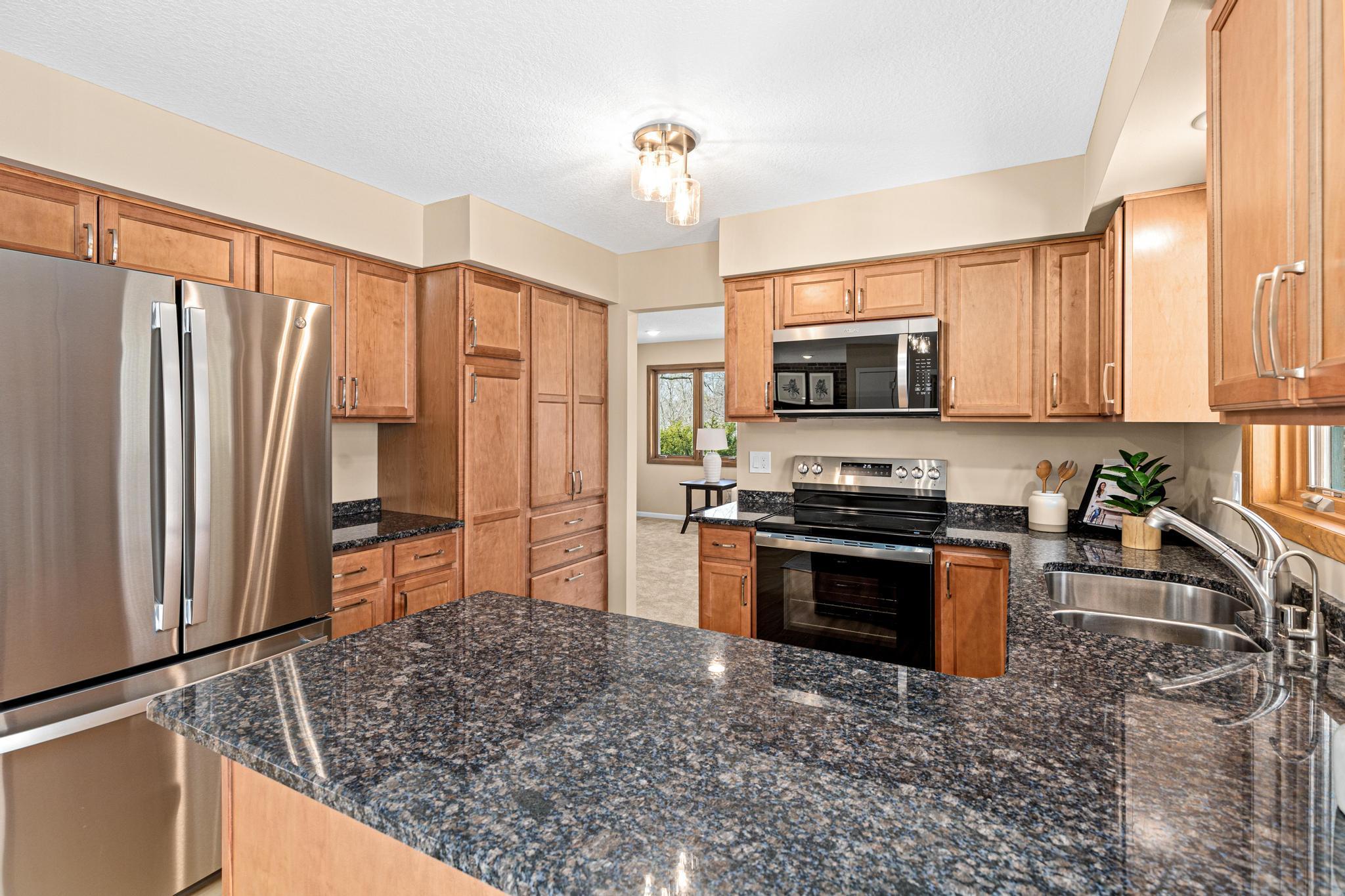201 Lilac Lane Shoreview, MN 55126 - Photo 12 of 39