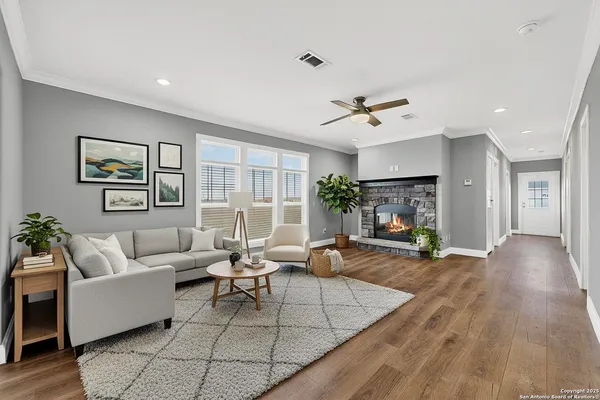 $259,900 | 173 Medina Verde Drive, Natalia, TX 78059