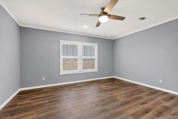 $259,900 | 173 Medina Verde Drive, Natalia, TX 78059