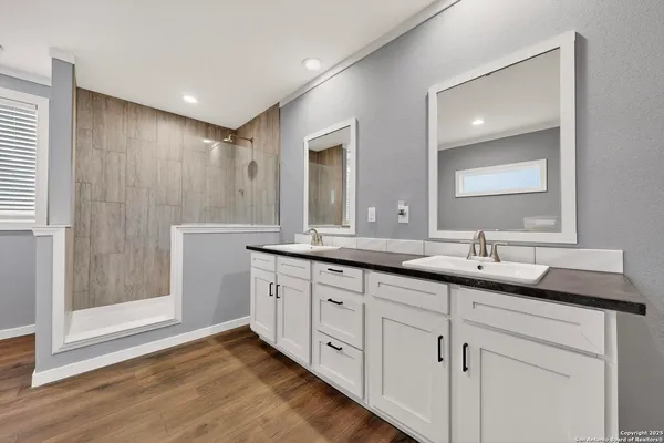 $259,900 | 173 Medina Verde Drive, Natalia, TX 78059