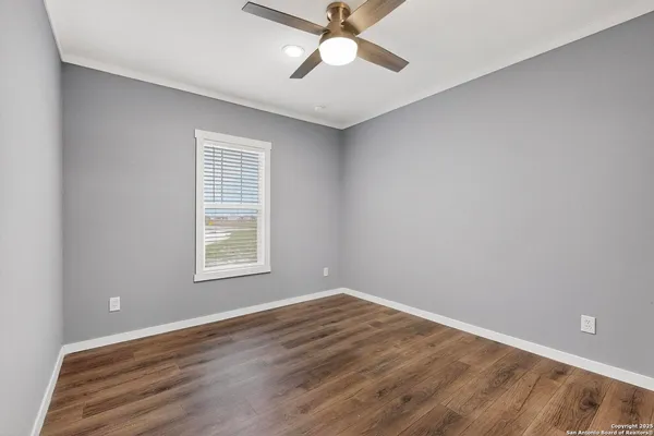 $259,900 | 173 Medina Verde Drive, Natalia, TX 78059