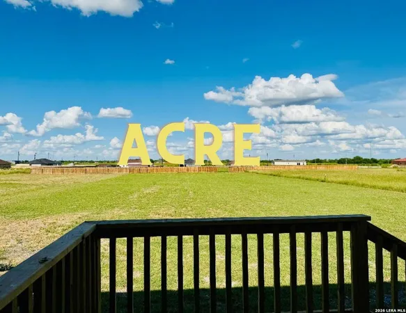 $259,900 | 173 Medina Verde Drive, Natalia, TX 78059