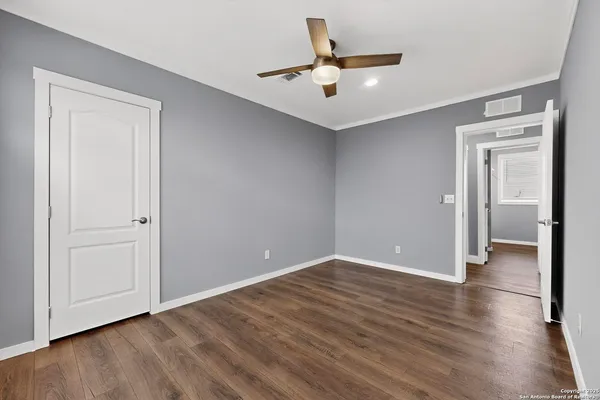 $259,900 | 173 Medina Verde Drive, Natalia, TX 78059