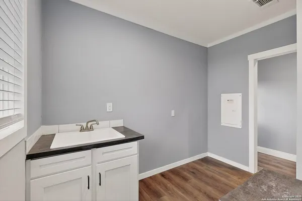 $259,900 | 173 Medina Verde Drive, Natalia, TX 78059