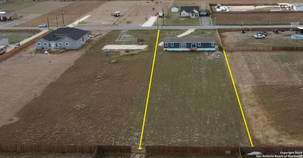 $259,900 | 173 Medina Verde Drive, Natalia, TX 78059