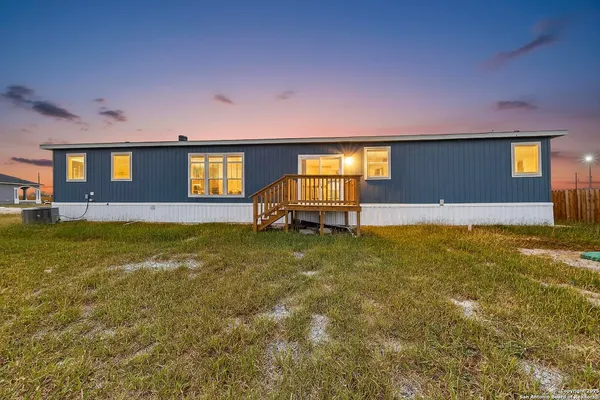 $259,900 | 173 Medina Verde Drive, Natalia, TX 78059