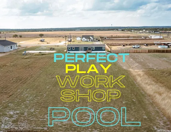 $259,900 | 173 Medina Verde Drive, Natalia, TX 78059