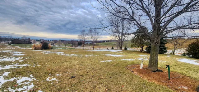 $199,000 | 31-104 Kemper Court, Lake Carroll, IL 61046