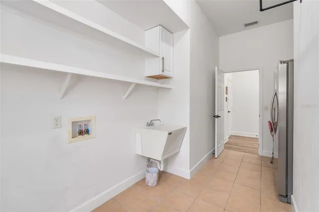 a view of a hallway with closet