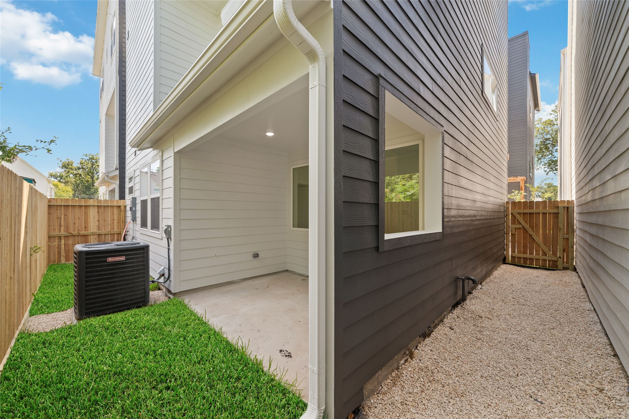 810 Elkhart Street, Unit A Houston, TX 77091 - Photo 41 of 50 Rare find with a yard and fully fenced in.