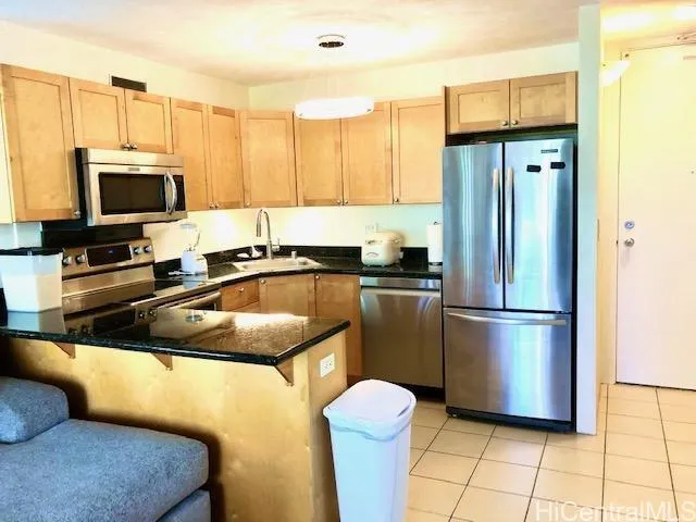 $2,895 | 430 Kaiolu Street, Unit 501, Honolulu, HI 96815